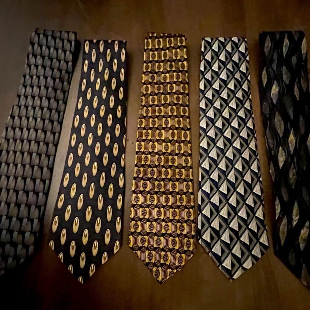 LOUIS ROTH GROUP OF 5 MENS NECK TIES.  SHELL 100%SILK. VARIOUS COLORS & PATTERNS